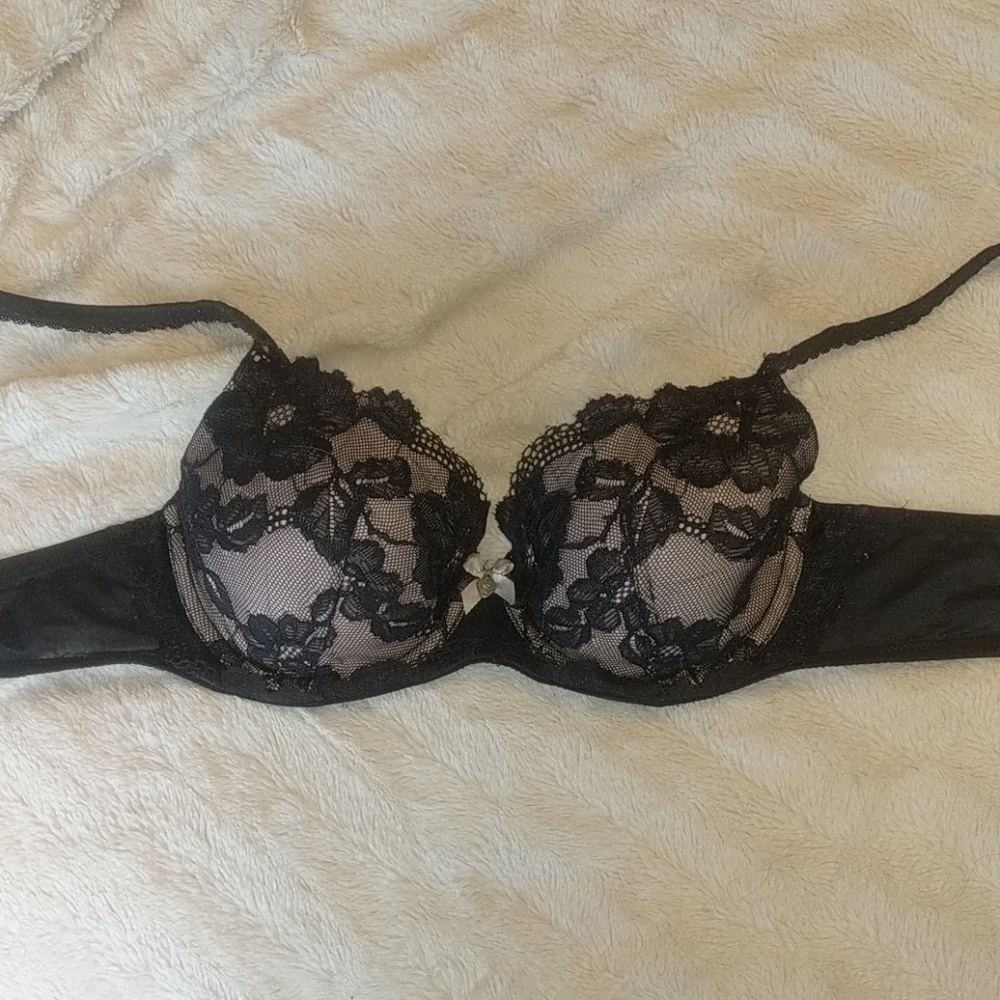 Victoria's secret bra 38B